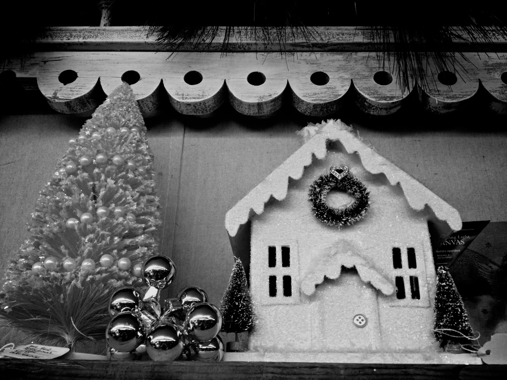 The happy little house on the shelf...